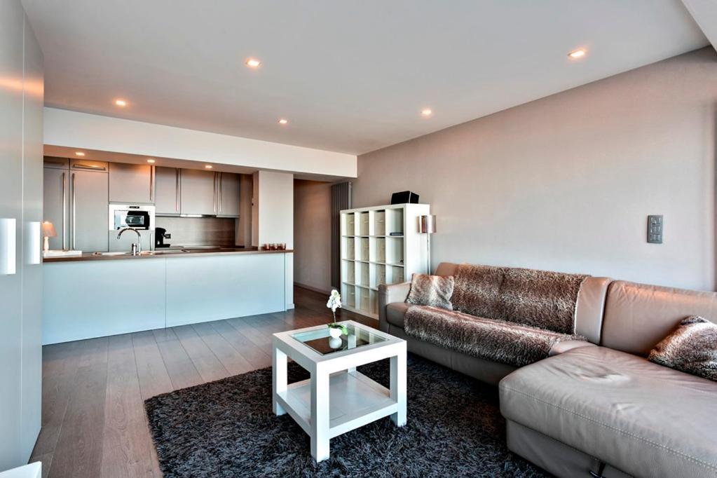 Montezuma Luxe Studio Met Frontaal Zeezicht Zonder Aparte Slaapkamer Apartment Oostende Exterior foto